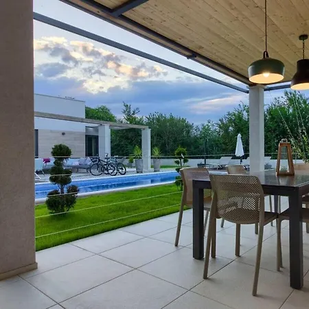 Luxury Maell With Private Pool