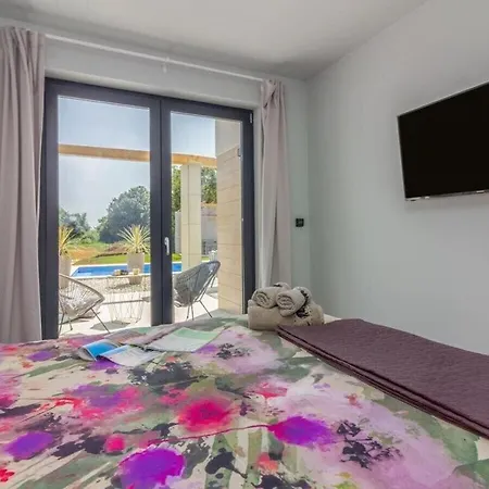 Luxury Maell With Private Pool