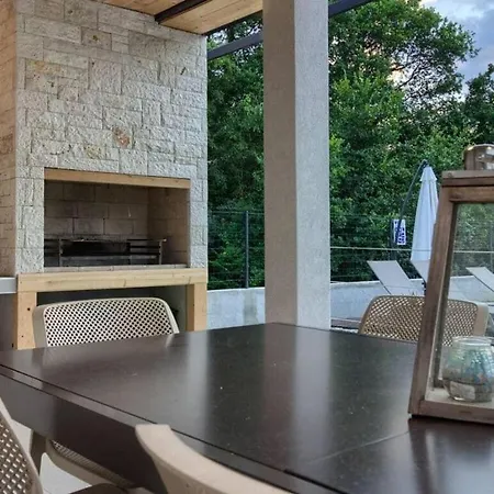Luxury Maell With Private Pool Smoljanci