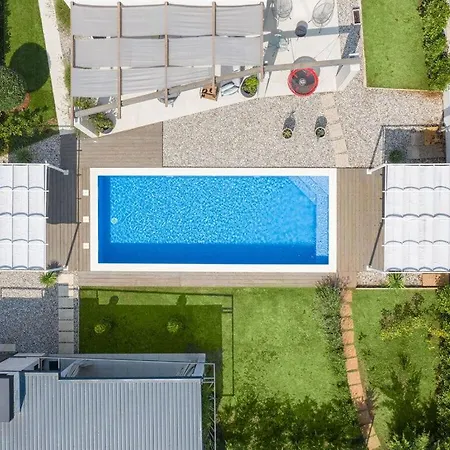 Luxury Maell With Private Pool Villa *