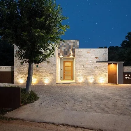 Villa Luxury Maell With Private Pool Smoljanci