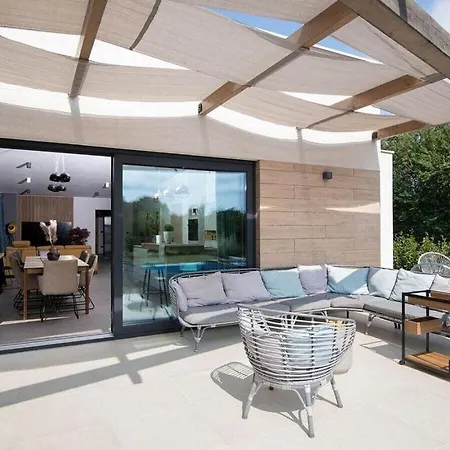 Luxury Maell With Private Pool Villa *